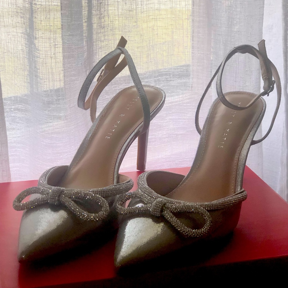 Ladies Rhinestone Dress Shoes Size 8.5